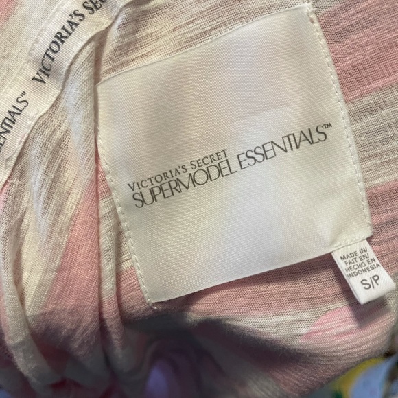 Victoria Secret Robe - Picture 6 of 6